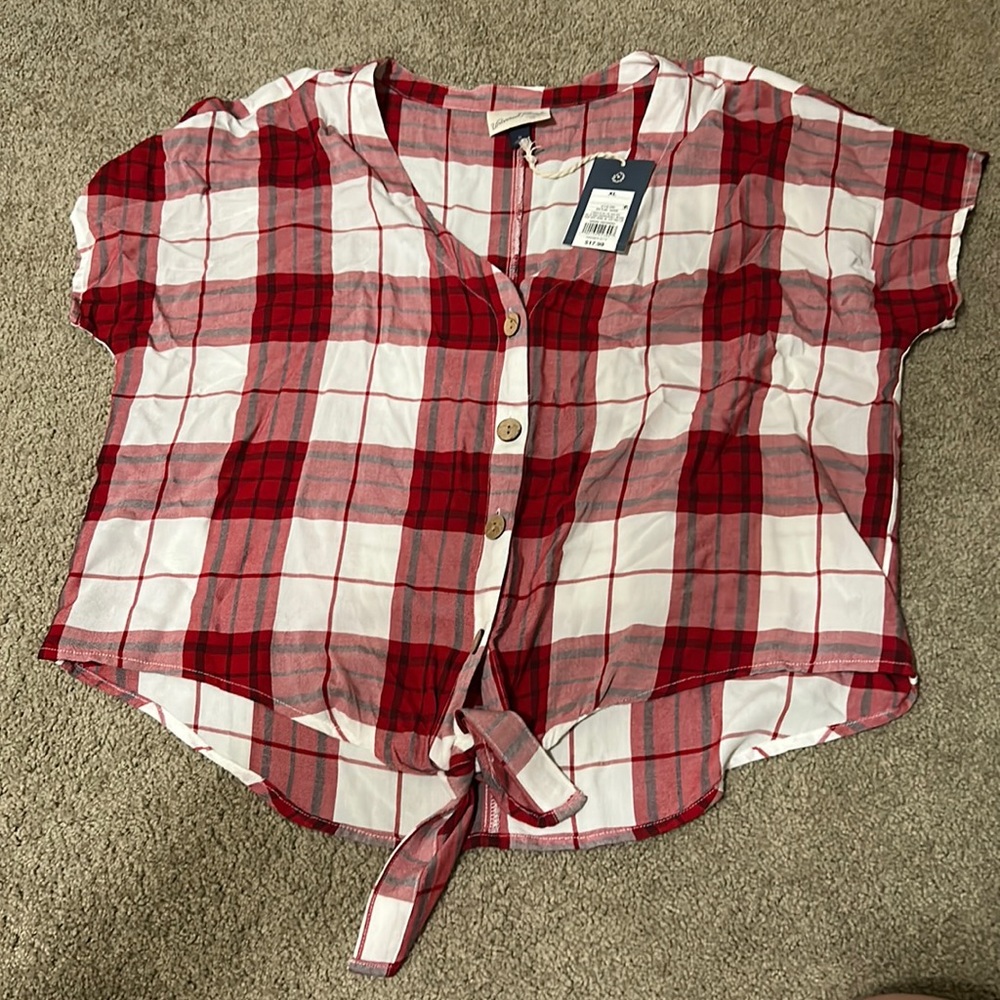 Universal Thread red & white plaid button up top size XL